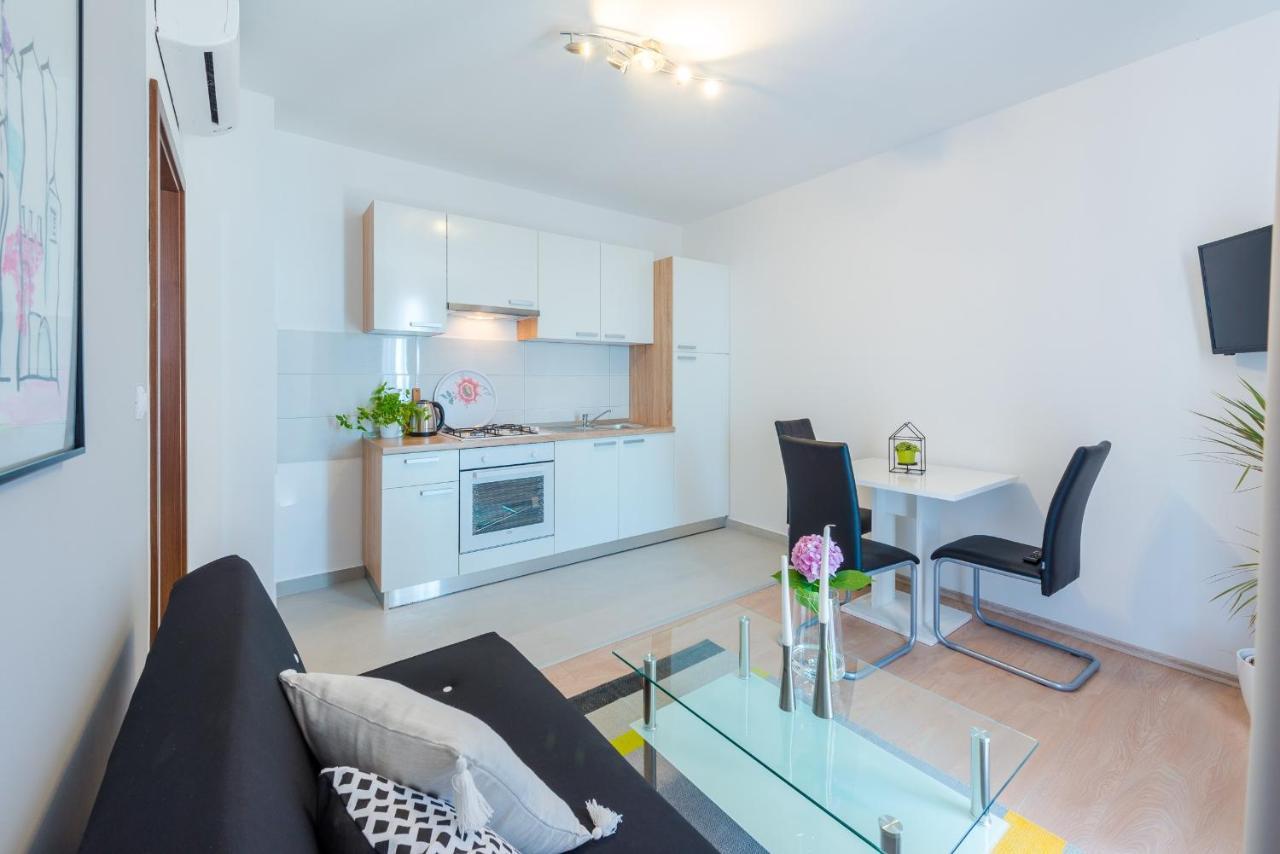 Apartments Villa Made 4U Mlini Bagian luar foto